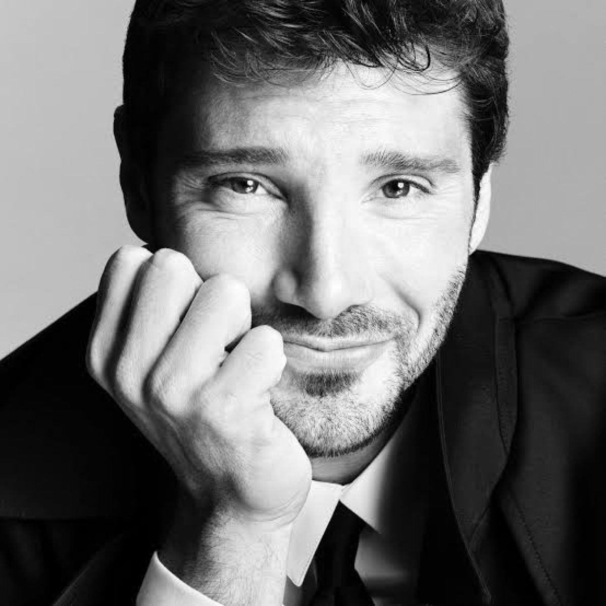 Stefano De Martino è il conduttore più amato: ecco perché - 